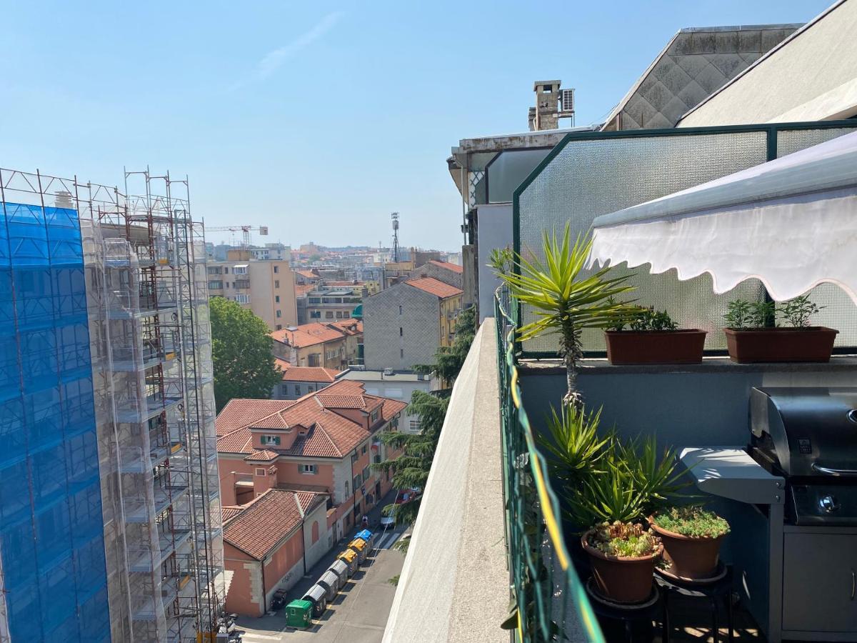 Appartamento La Terrazza Триест Екстериор снимка